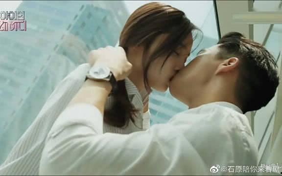 国产浴室吻戏大全视频,浪漫瞬间尽收眼底